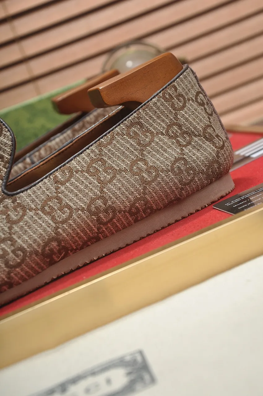 Men's men's shoes💰460💶[GUCCI Gucci] Men's wallet shoes🇮🇹Official website original 1:1 mold opening, original quality💯The upper is made of imported cowhide and Gucci original fabric➕Breathable cotton sheep lining, fine workmanship, high-end atmosphere. Has a fashionable and exemplary look. Rubber wear-resistant and anti-slip outsole. Code number: 38-44